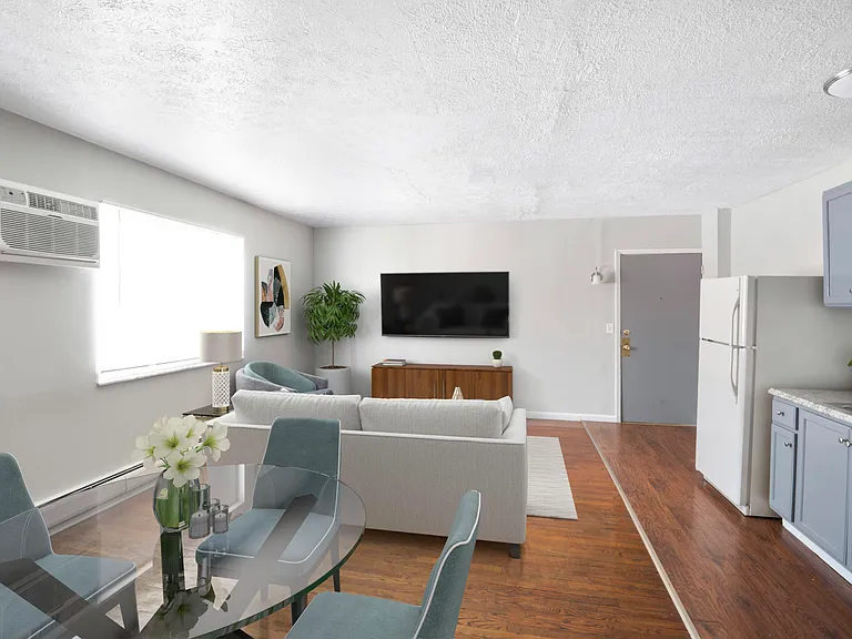 3035 Gilbert Ave #9 — Photo 13