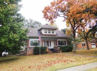 911 Frazier St, Valley Falls, KS 66088