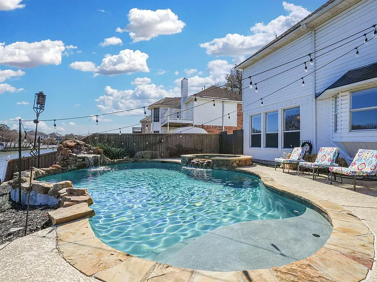 5514 Plantation Ln — Photo 2