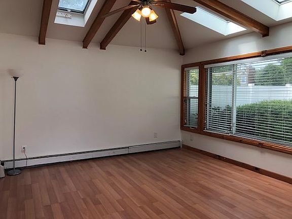 2nd image of 30 Wagstaff Ln