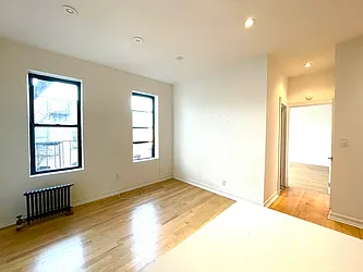 Rented by R New York