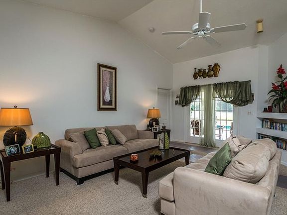 5th image of 988 Rotonda Cir