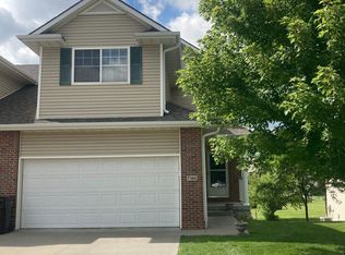 7560 Crystal Ct, Lincoln, NE 68506