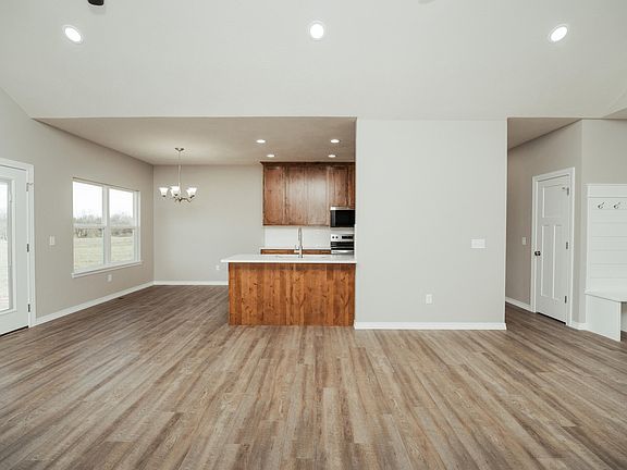 5th image of 138 Twin Pines Court