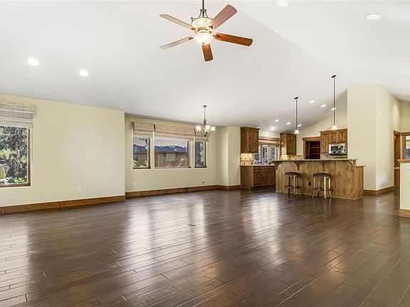 5th image of 748 Rosewood Cir #26