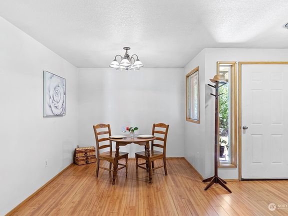 5th image of 1339 E 1st Circle