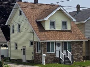2123 Bird Dr, Erie, PA 16510