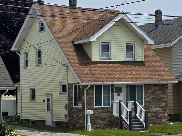 2123 Bird Dr, Erie, PA 16510