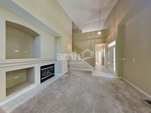 3rd image of 572 Shakespeare Dr