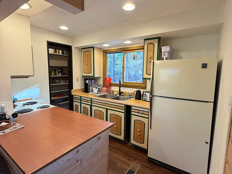 550 Peak View Dr — Photo 12