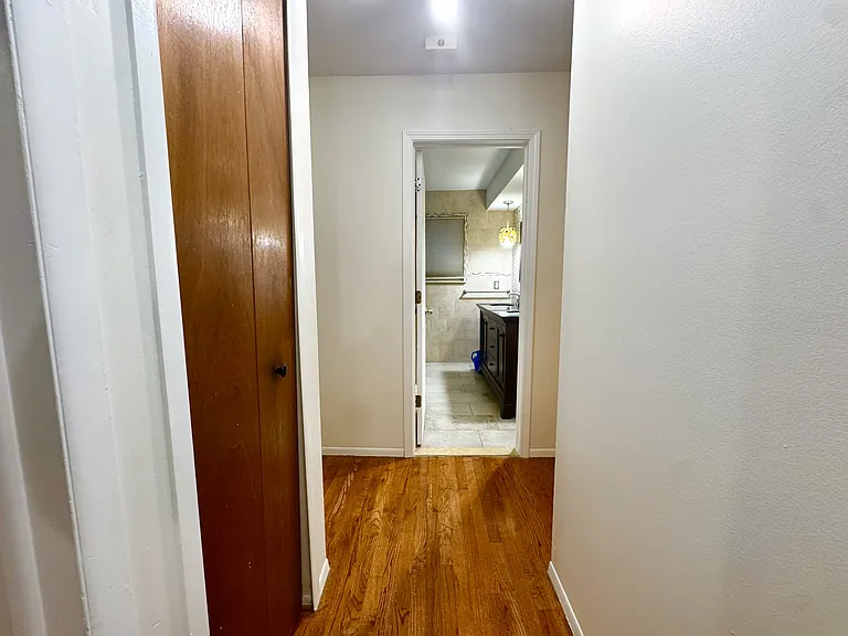 2868 Groves Dr — Photo 16