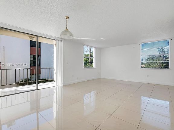 4th image of 1798 NW 55th Ave APT 202