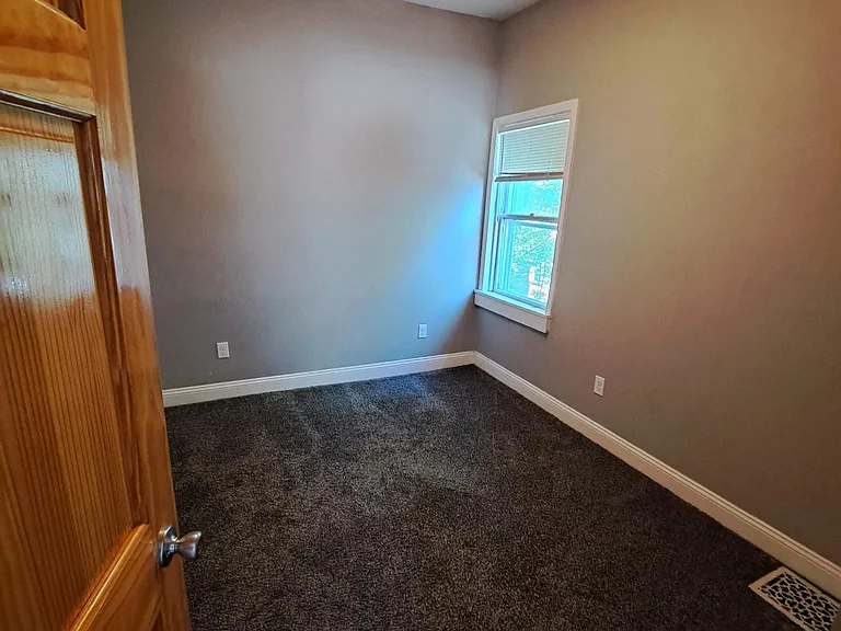 610 W Cedar St #4 — Photo 3