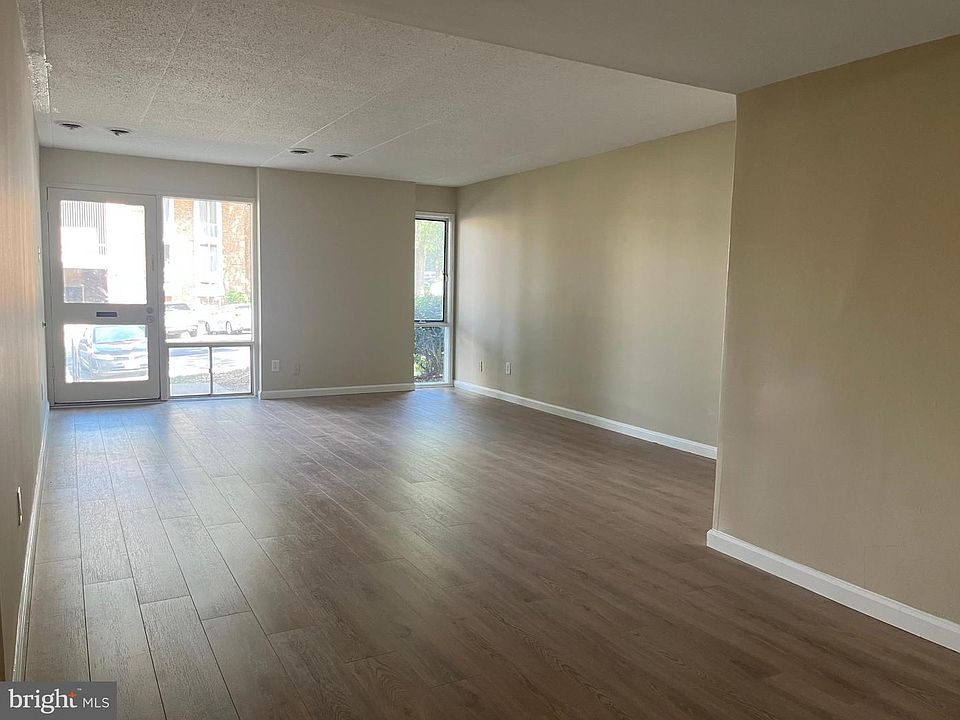1st image of 2647 Redcoat Dr #130