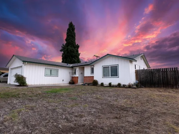 2404 De Witt Ave, Clovis, CA 93612