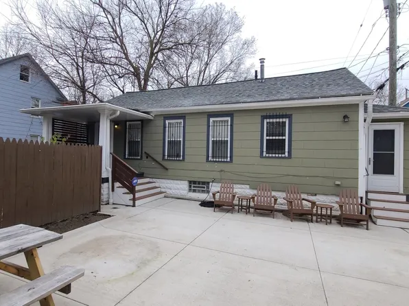 4208 John Ct, Cleveland, OH 44113