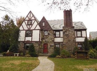 80 Stratford Rd, Rockville Centre, NY 11570