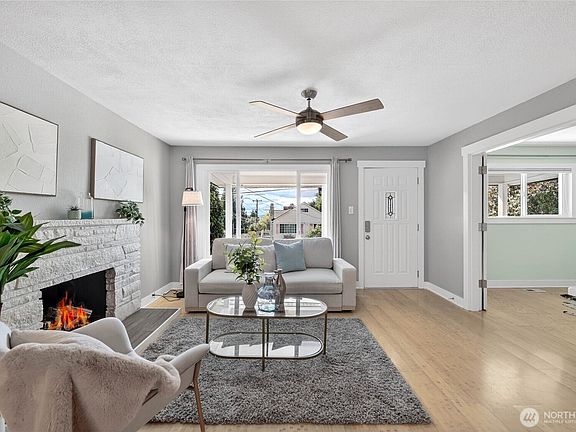 5th image of 9056 37th Avenue SW