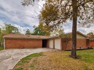 409 Inwood Dr, Baytown, TX 77521