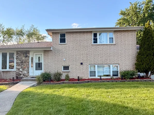 12118 W Somerset Rd, Orland Park, IL 60467