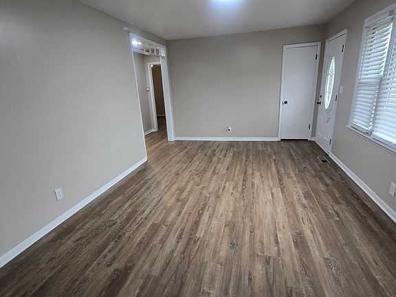 3rd image of 618 Elba Dr