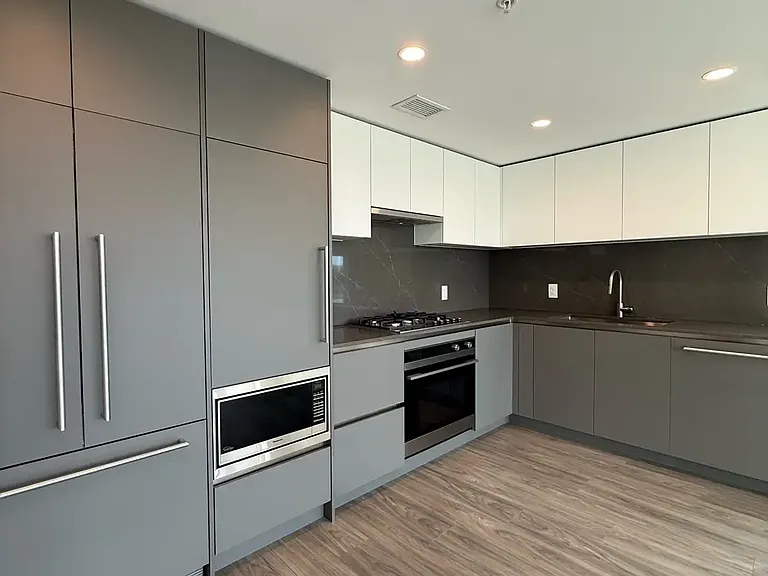 2135 Springer Ave #8 — Photo 5