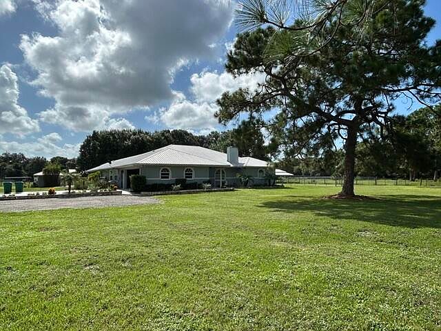 1st image of 1476 NE 40TH Avenue