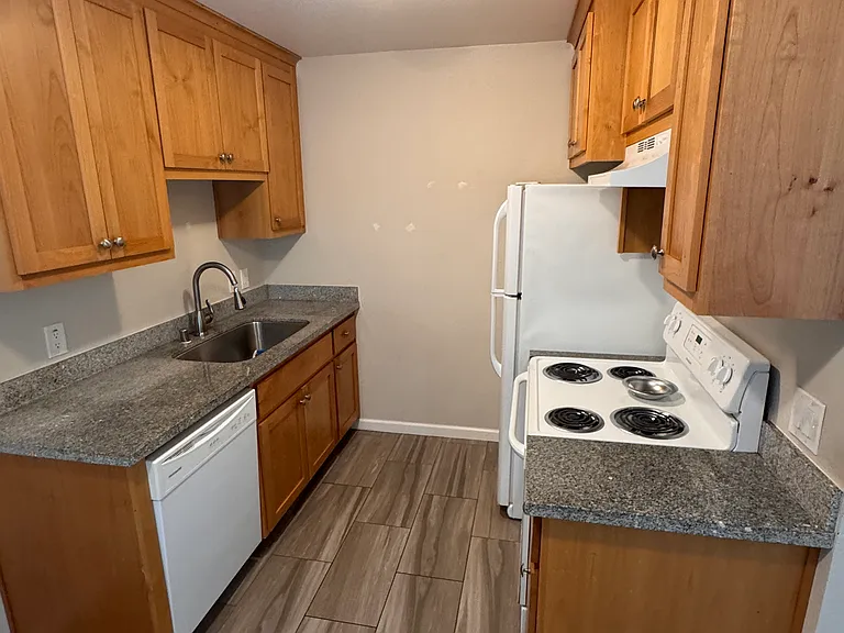 1245 B St #2 — Photo 9