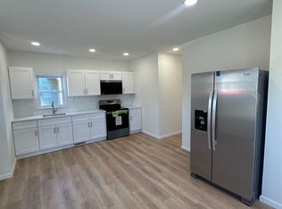 38 Carroll St #1, Poughkeepsie, NY 12601