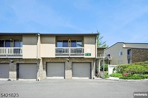 1st image of 16 Hart Dr