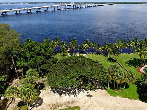 3rd image of 1260 Caloosa Pointe Dr