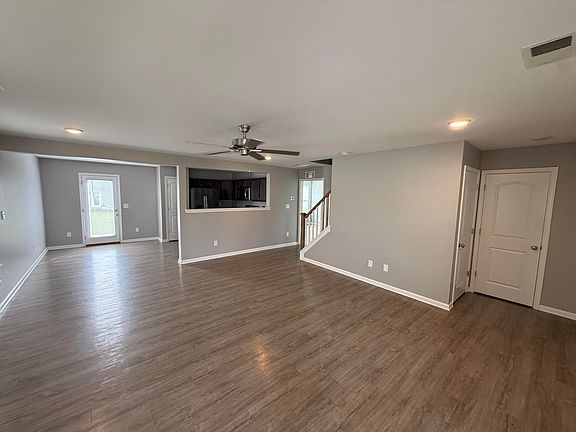 2nd image of 2384 Huntly Pl