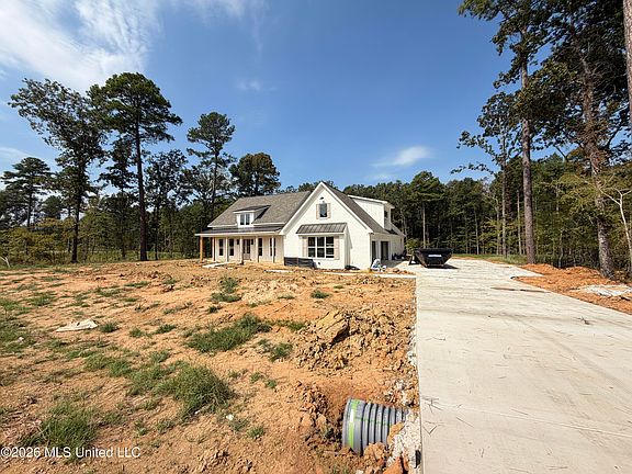2nd image of 315 Grace Acres Dr