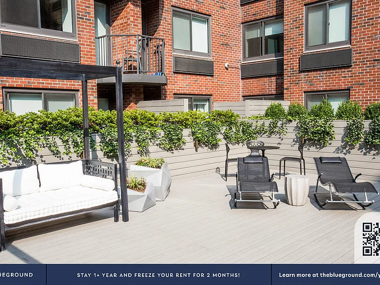 101 W 15th St #625 — Photo 25