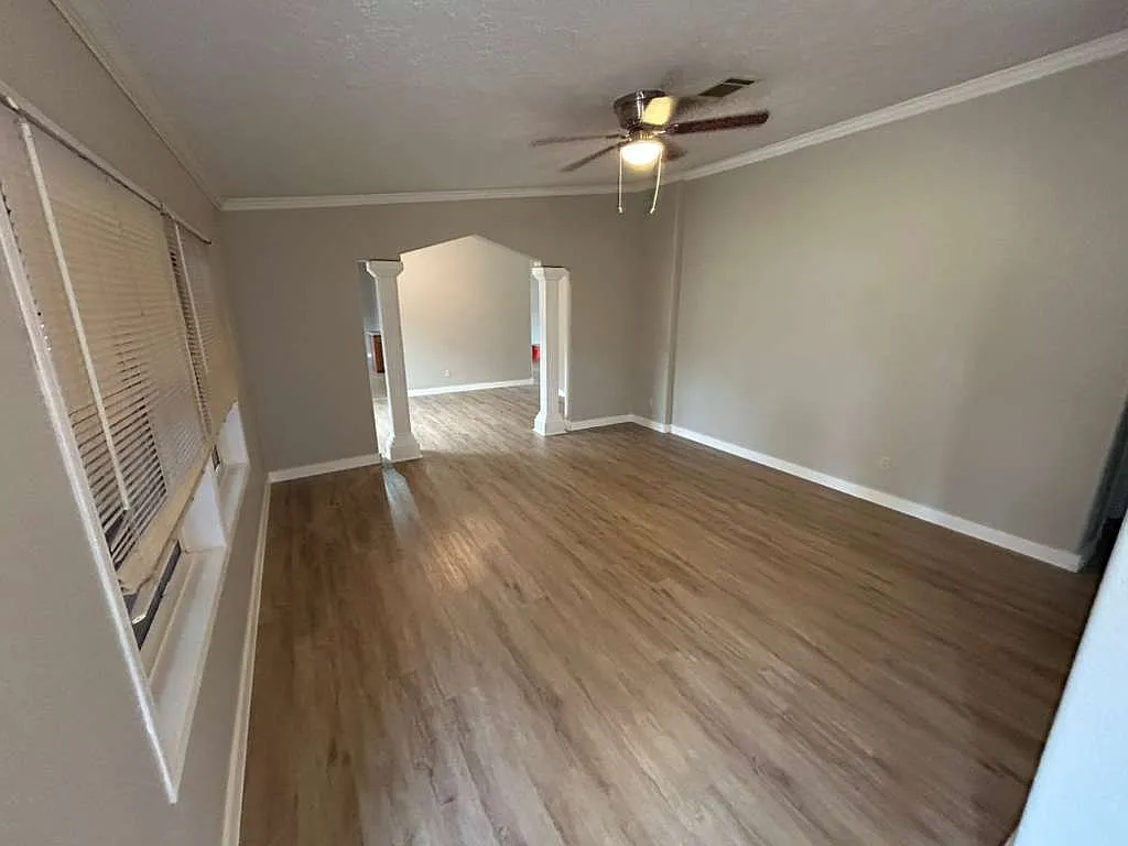 2595 Bryant St — Photo 4
