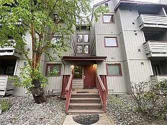 4611 Juneau Street Photo 1