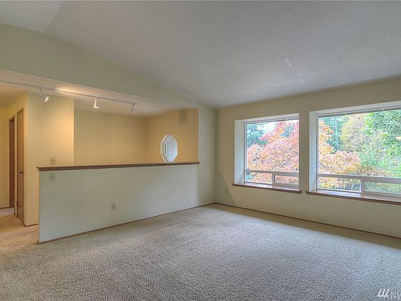 5th image of 2941 Winthrop Cir SW