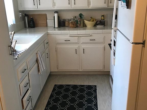 3rd image of 3030 Monroe Ave #2