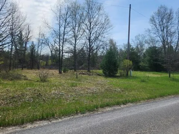Oak St, Baldwin, MI 49304