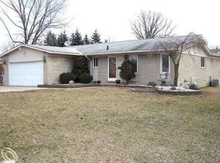 13960 Susanna Ct, Livonia, MI 48154