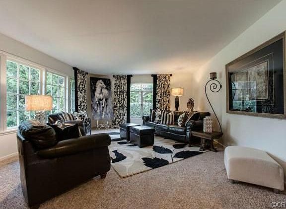 2nd image of 2036 N Victoria Dr