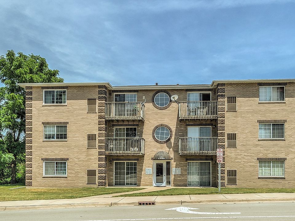 1st image of 115 E Division St APT 203