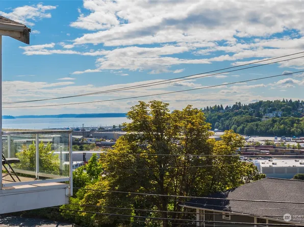 2552 14th Avenue W #302, Seattle, WA 98119