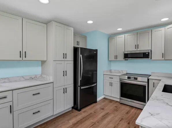 224 Hickory Ridge Dr, Columbia, SC 29209