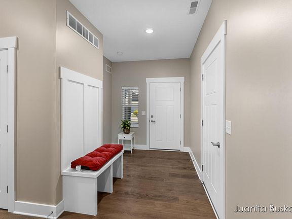 3rd image of 7481 Shagwood St SE