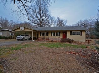 2306 N Gooseberry Ln, Fayetteville, AR 72704