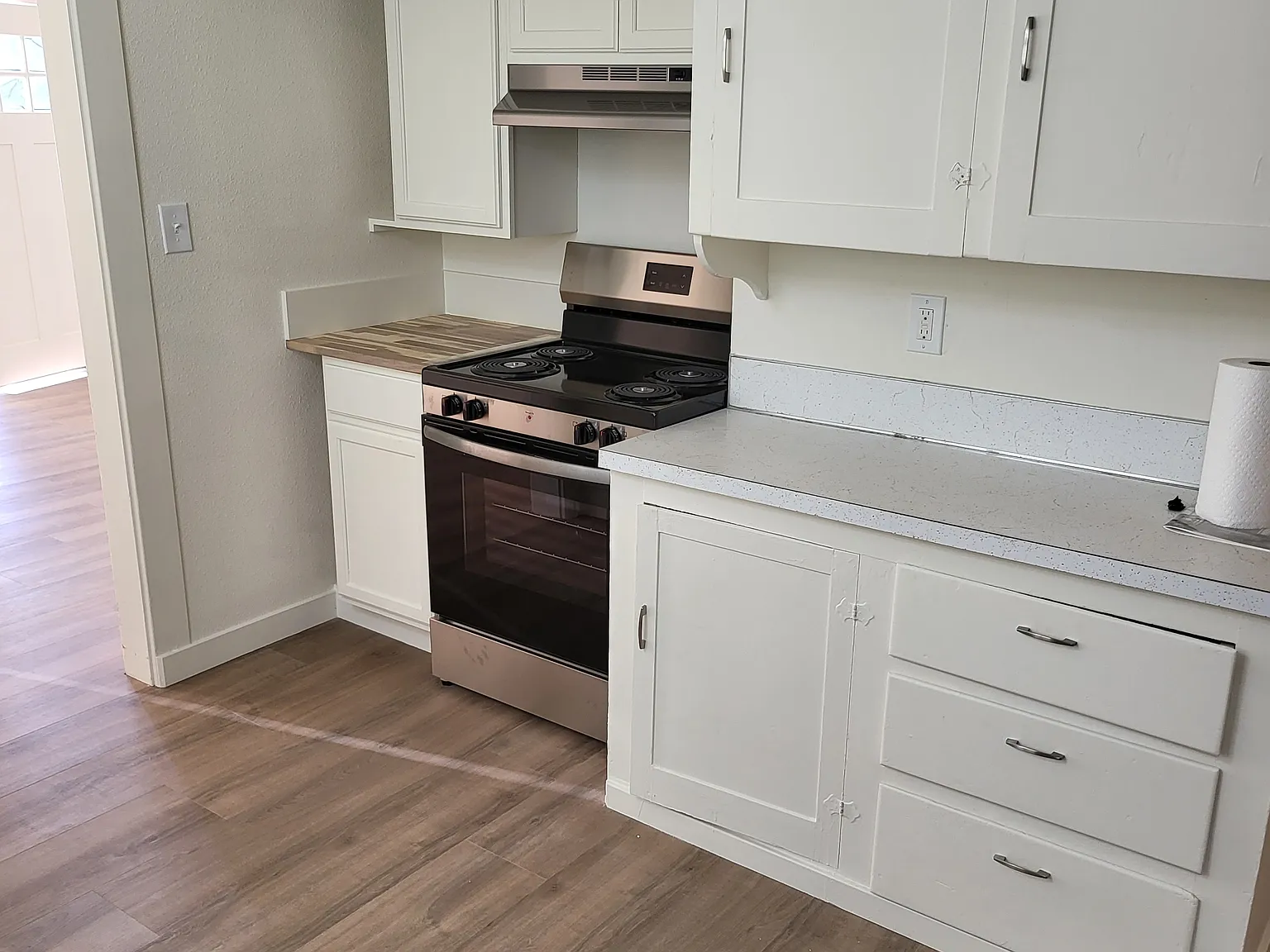 2 bed, 918 sqft, $2,200 — Photo 3