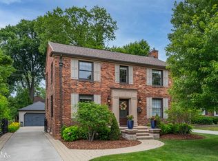 280 Kerby Rd, Grosse Pointe Farms, MI 48236