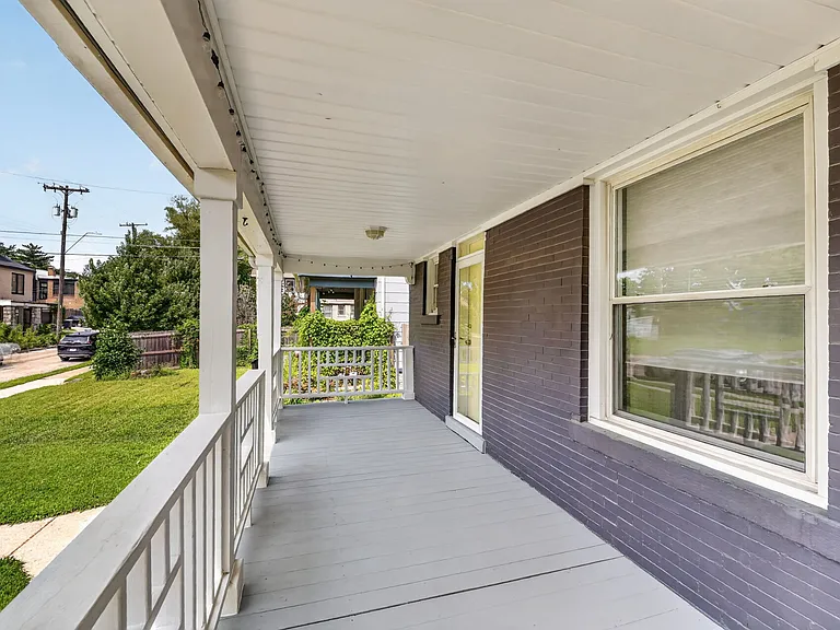 3121 Campbell St — Photo 3