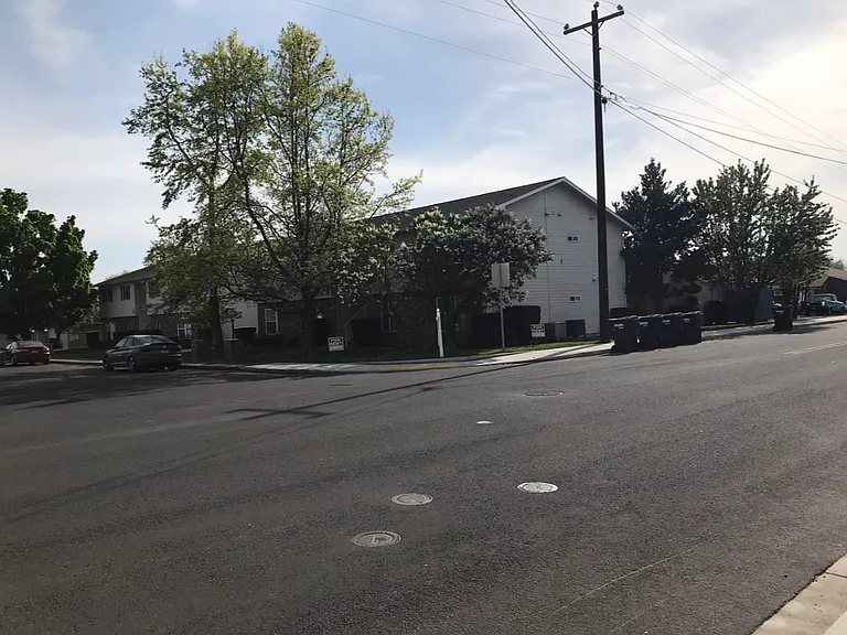 NE Cedar Ave — Photo 11